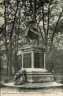 Montreuil Bellay * Monument Du Village - Montreuil Bellay