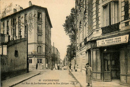 Courbevoie * La Rue De La Garenne Près La Rue Krüger * Commerce AU RENDEZ VOUS DES MECANICIENS - Courbevoie