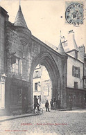 91 - CORBEIL ESSONNE : Porte Du Cloître Saint Spire ( Commerce De Lunetterie " AUBERT " En 1er Plan - CPA - Essonne - Corbeil Essonnes