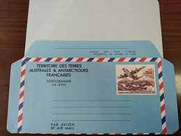 TAAF AEROGRAMME PISTE TERRE ADELIE NEUF - Postal Stationery