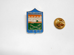 Beau Pin's , Golf De Valescure , Saint Raphaël , Var , Blason , Signé Logo Motiv - Golf