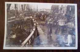 Angleterre - Carte Postale - Herring Season, Gt.Yarmouth - Drifters Unloading Their Catch - Great Yarmouth