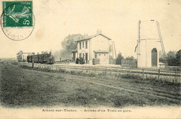 Aillant Sur Tholon * Arrivée D'un Train En Gare * Locomotive Machine * Ligne Chemin De Fer Yonne - Aillant Sur Tholon