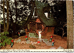 Florida Tampa Busch Gardens Dwarf Village Snow White At The Home Of The Seven Dwarfs - Tampa
