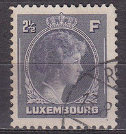 Q3033 - LUXEMBOURG Yv N°350 - 1944 Charlotte Rechterzijde