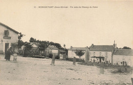 79 - DEUX SÈVRES - MONCOUTANT - Un Coin Du Champ De Foire - Vue Sur Coiffeur CARDIN - 10081 - Moncoutant