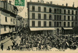 Tarare * La Place Du Marché Et La Rue Burie , Jour De Marché * Marchands Foire - Tarare