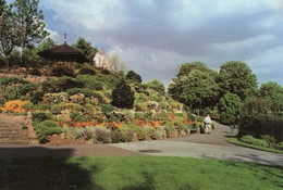 OAPS Rambling At Burslem Park Stoke On Trent Staffs Postcard - Autres & Non Classés