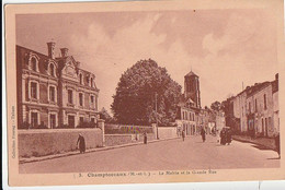 CHAMPTOCEAUX. - La Mairie Et La Grande Rue - Champtoceaux