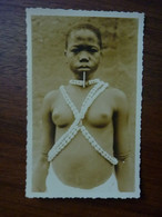 Carte Photo Ancienne Années 50 -  Percing Piercing Des Lèvres Côte D'Ivoire Ou Centrafrique Bozoum - Non Classés