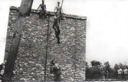 Carte Postale. Armée Belge. A La Piste D'obstacles. Sorinnes Dessy. Dinant - Casernas