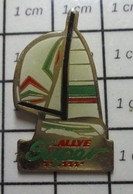 911D Pin's Pins / Beau Et Rare / THEME : SPORTS / VOILE VOILIER REGATE SUPER RALLYE - Voile