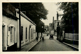 Marquise * La Rue De L'église * Usine Cheminée - Marquise