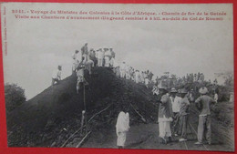 Guinée Chemin Fer Visite Remblai  Km 4  Apres Col Koumi Cpa - Guinée Française