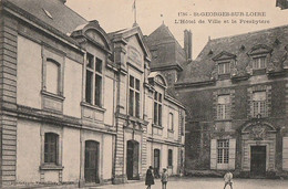 St-GEORGES-sur-LOIRE. - L'Hôtel De Ville Et Le Presbytère - Saint Georges Sur Loire