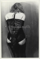 Pretty Blonde In Leather Fetish Suit *2 / Straight Jacket (Vintage Photo GDR ~ 1960s) - Ohne Zuordnung