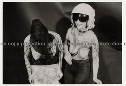 2 Funny Dressed Semi Nude Women / Helmet - Body Painting  (Vintage Photo GDR B/W 1981) - Unclassified