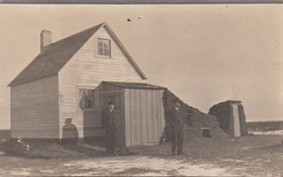 Seaside Oregon, Men Stand With Small House C1920s Vintage Real Photo Postcard - Altri & Non Classificati