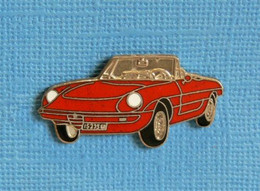 1 PIN'S //  ** CABRIOLET SPORTIF / ALFA-ROMEO SPIDER 2.0i / 1990 - 1993 ** - Alfa Romeo