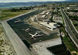 NICE - L'AEROPORT DE NICE COTE D'AZUR - VUE PRISE VERS CAGNES ET ANTIBES - Luchtvaart - Luchthaven