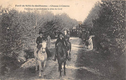 Sillé Le Guillaume     72       Chasse à Courre .Saint Hubert  L'équipage Se Rendant Sur La  Piste Du Cerf  ( Voir Scan) - Sille Le Guillaume