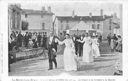 79-LA-MOTHE-SAINT-HERAYE- DEFILE DU CORTEGE DES ROSIERES SE RENDANT A LA MAIRIE - La Mothe Saint Heray