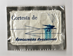 AA Aerolineas Argentinas Toallita Refrescante / Refreshing Tissue - Giveaways