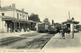 Château Gontier * Intérieur De La Gare Du Village * Train Locomotive * Ligne Chemin De Fer - Chateau Gontier