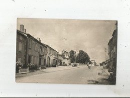 PUYLAURENS (TARN) CARTE PHOTO AVENUE DE CASTRES (GARAGE RENAULT POMPE A ESSENCE ESSO) - Puylaurens