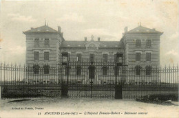 Ancenis * L'hôpital Francis Robert * Le Bâtiment Central - Ancenis