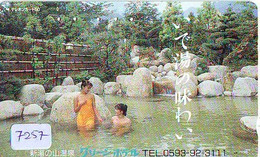 Télécarte Japon * FEMME EROTIQUE (7257) BATH * PHONECARD JAPAN * TELEFONKARTE *  BATHCLOTHES LINGERIE - Fashion