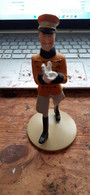 Le Roi MUSKAR Enfile Ses Gants TINTIN Le Sceptre D'ottokar HERGE Moulinsart 2012 - Statues - Resin