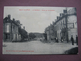 CPA 89 NEUVY SAUTOUR Le Carrefour Route De St Florentin ANIMEE Affiche Publicitaire PETIT BEURRE LU & SOCIETE GENERALE - Neuvy Sautour