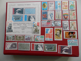 FRANCE ANNEE COMPLETE 1975 SOIT 29 TIMBRES Et 1 BLOC FEUILLET NEUFS SANS CHARNIERE NI TRACE 1ER CHOIX - 1970-1979