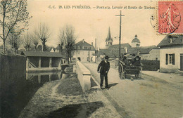 Pontacq * Le Lavoir Et La Route De Tarbes * Attelage * Villageois - Pontacq