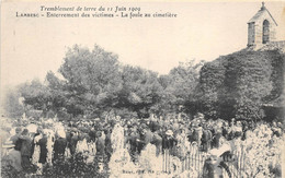 13-LAMBESC- TREMBLEMENT DE TERRE DU 11 JUIN 1909- ENTERREMENT DES VICTIMES LA FOULE AU CIMETIERE - Lambesc