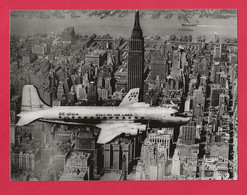 BELLE PHOTO REPRODUCTION AVION PLANE FLUGZEUG - DOUGLAS DC4 SWEDISH AIR LINES SURVOLANT NEW YORK - DC 4 - Aviation