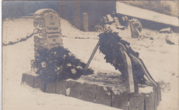 ALLEMAGNE. CPA. .KÖNIGSBRÜCK. TOMBE D'UN PRISONNIER DE GUERRE FRANCAIS DECEDE  EN CAPTIVITE LE 19 JUILLET 1918 - Koenigsbrueck