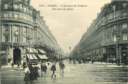 Paris * 1er * L'avenue De L'opéra Un Jour De Pluie * Comptoir National D'escompte - Distretto: 01