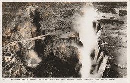 Zimbabwe Rhodesia Postcard  - Victoria Falls From The Eastern End. The Bridge Gorge And Hotel - Zimbabwe