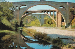 CERET. - Les Trois Ponts. CPM Tour Dentelé Pas Courante - Ceret