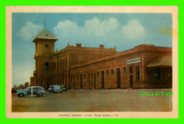 TRURO, NOVA SCOTIA - RAILWAY STATION - VINTAGE CARS - CANADIAN PACIFIC EXPRESS - PECO - - Altri & Non Classificati