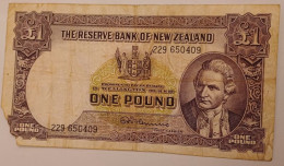 NEW ZEALAND Pound 1956-67 / Signature Fleming / Capitan Cook / With Security Thread / Left Bottom Corner Is Missing - New Zealand