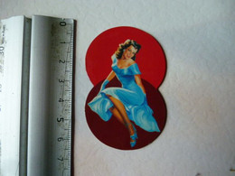 Publicité  Magnet PIN UP Femme Sexy - Personnages