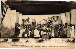 CPA La MADELEINE-lez-LILLE - La Passion - Simon De Cyrene Aide (193620) - La Madeleine