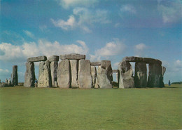 CPSM Stonehenge,Wiltshire    L1883 - Stonehenge