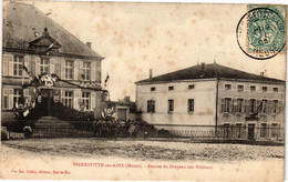 CPA Pierrefitte-sur-Aire (Meuse) - Remise Du Drapean Aux Vétérans (178793) - Pierrefitte Sur Aire