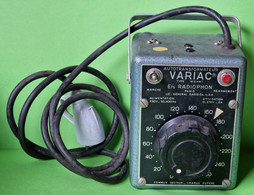 Ancien Appareil électrique VARIAC  Variateur De TENSION De 0 à 270 Volts 2 Ampères - Métal émaillé - Vers 1950 - Other Apparatus