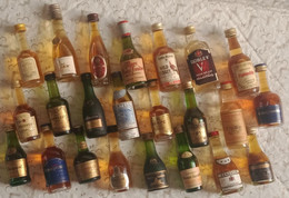 23 Mignonnettes Cognac Whisky Etc DOBLE.V Otard Camus Couvoisier Martell Marnier Ect...! - Miniatures