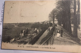 Cpa, écrite En 1927, 28 Eure Et Loir, CHATEAUDUN La Vallée Du Loir, Petite Animation - Chateaudun